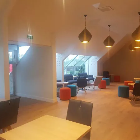 Western Armor Park Et Hotel Dinan
